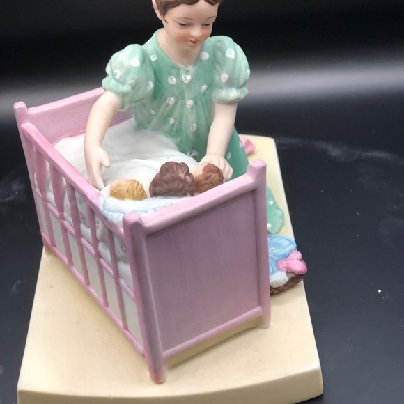 Norman Rockwell Figurine - Picture 4 of 10